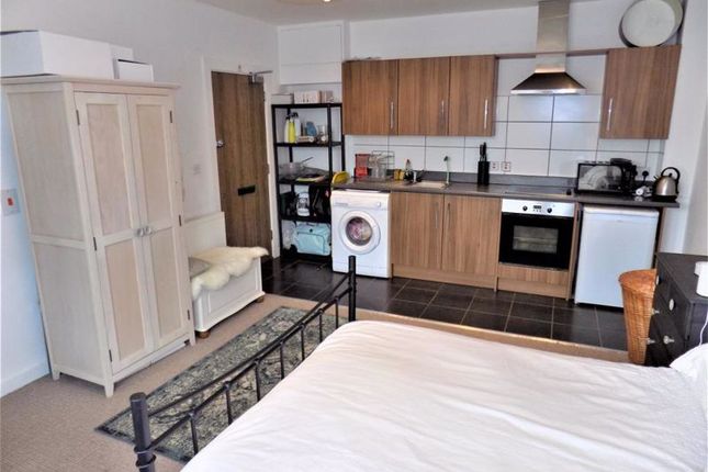 2 Appleford Court, 87a Devonshire Avenue, Southsea photo 3