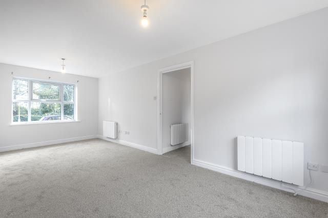 Flat 1 Charnwood House,, Rembrandt Way, Reading photo 2