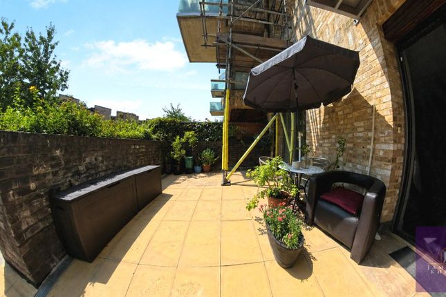 Flat 3 Lucerne Apartments 91, Hilltop Avenue, Greater London photo 4