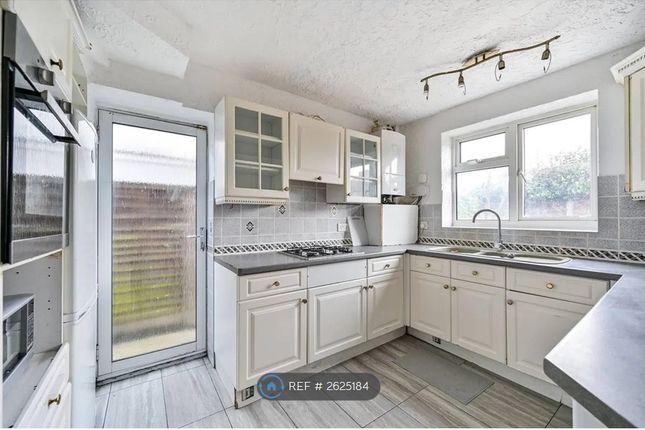 A Gloucester Road, Feltham photo 4