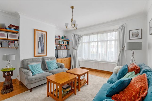 80, Westcroft Gardens, Morden photo 2