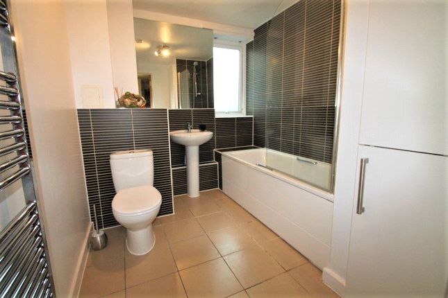 73, Bertelli Place, Feltham photo 5