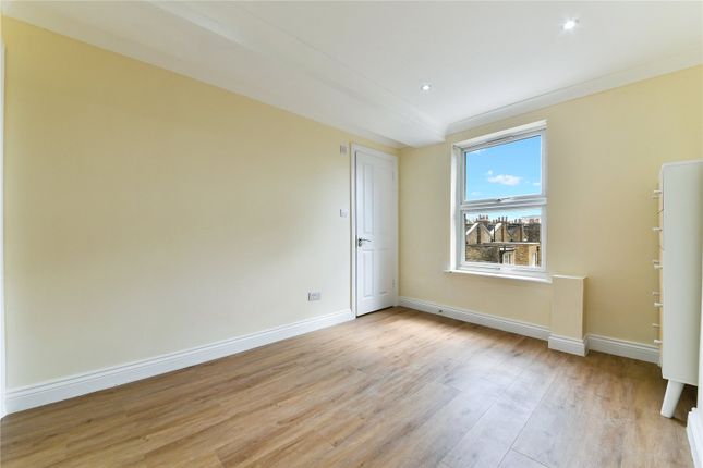 Flat to rent in Goldhawk Road, London