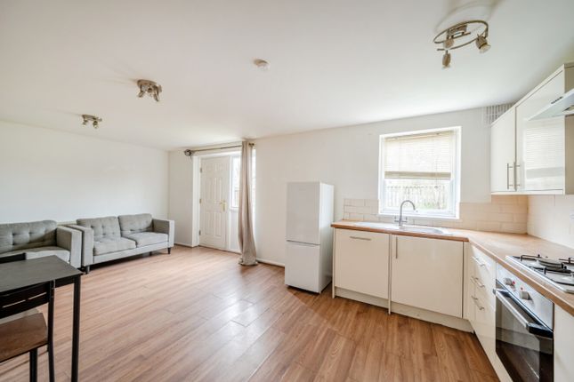 338, Upper Town Street, Leeds photo 2