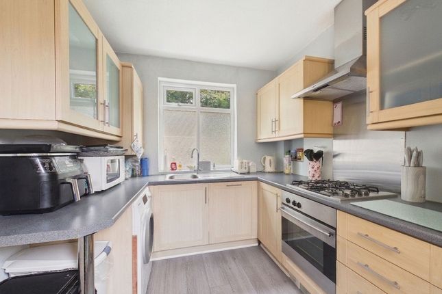 101 Mount Park Road, Pinner photo 4