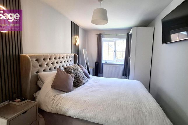 8, Woodland View, Newport photo 4