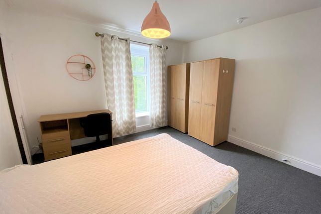 Room to rent in Gore Terrace, Mount Pleasant, Swansea SA1, Swansea,