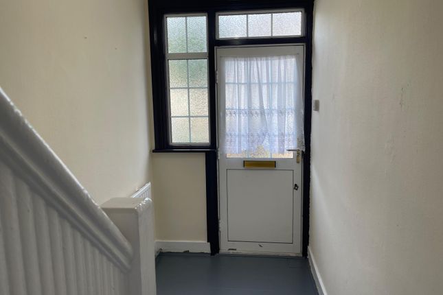 114, Sheringham Avenue, London photo 4