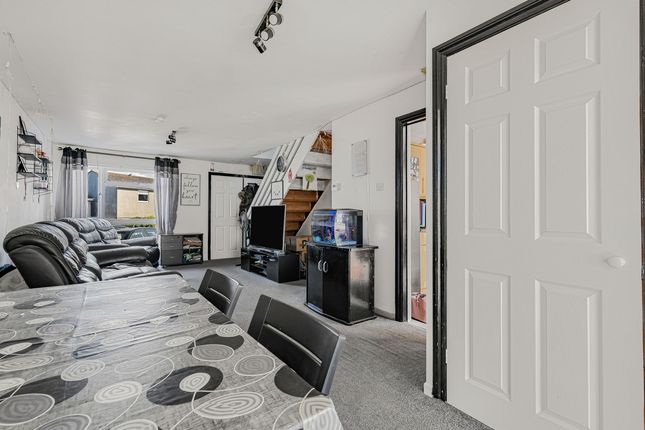 24, Linden Crescent, Newquay photo 4