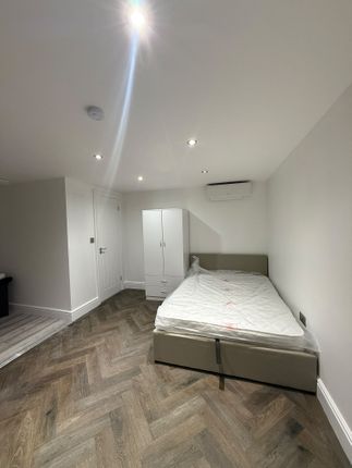Linley Crescent, Romford photo 2