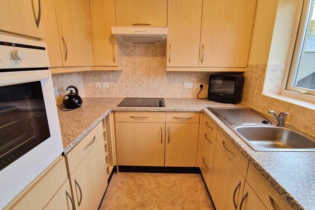 44, STONELEIGH COURT, JOHN STREET, PORTHCAWL photo 4
