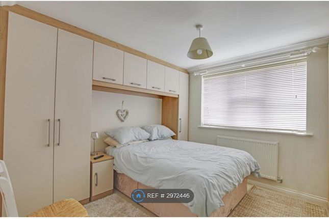 Flat  Partridge Court, Whitefield Road, New Milton photo 3