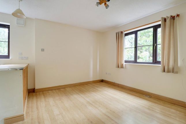 4, Rochester Court, Hereford photo 2