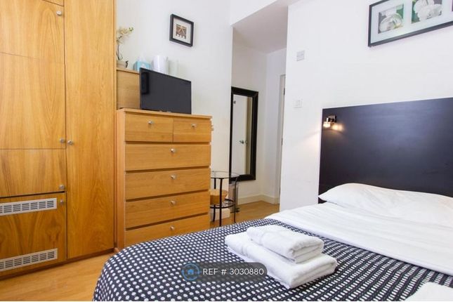 Studio flat on North Gower Street, Euston, London, £1,733/mo