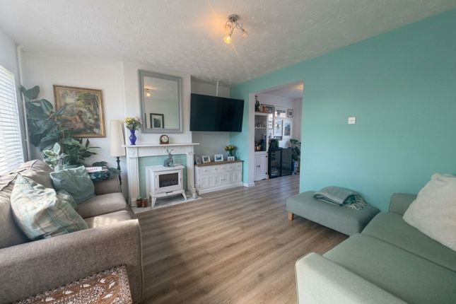 15 Manor Drive, Grantham photo 3