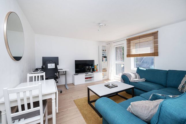 Thumbnail Flat to rent in Beaumont Square, Stepney, London