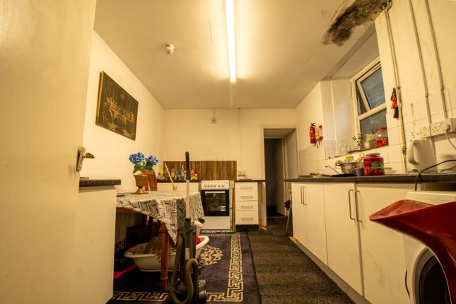 19, Mount Pleasant, Swansea photo 4