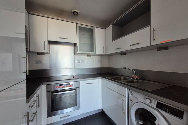 Flat 505 Becket House, New Road, Brentwood, Essex, CM14 4GB photo 5