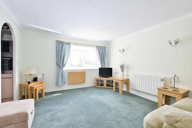 Flat for sale in Cassio Road, Watford, Hertfordshire