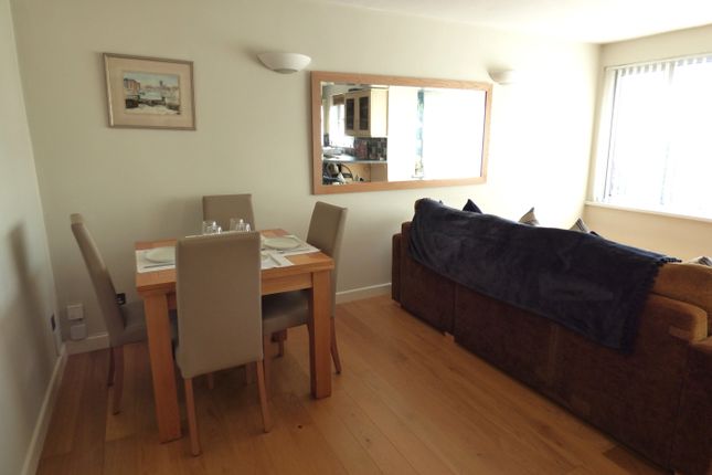23, Gilbertscliffe, Swansea photo 2