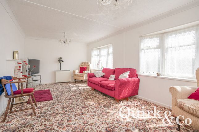 Mobile/park home for sale in Kings Park, Canvey Island
