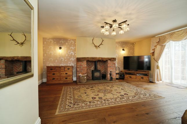 2 Monks Field, Chew Moor Lane, Bolton photo 2