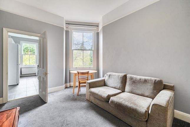 Flat 3, Queens Leaze,, Taymount Rise, London photo 4