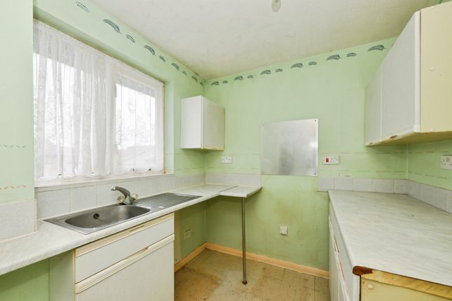 135, Magpie Close, Enfield photo 4