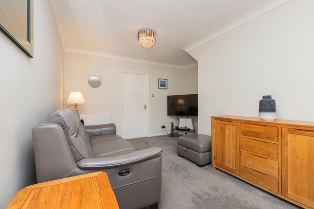 3 Strathcarron Way, Paisley photo 4