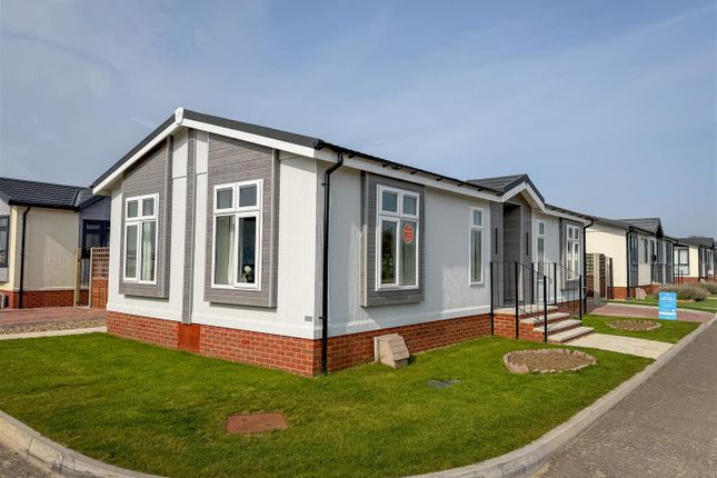 2-bed caravan on Plot 10, Sandpiper Gardens, Sacketts Grove, Clacton-on-Sea, £219,950