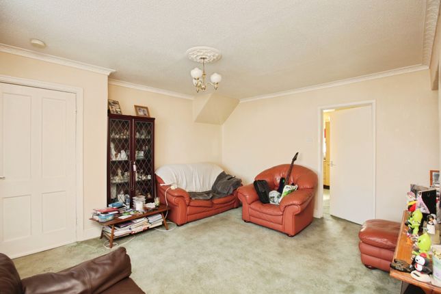 51, Salisbury Avenue, Torquay photo 3