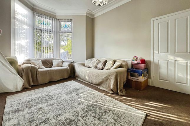 Thornhill Place, Bradford photo 3