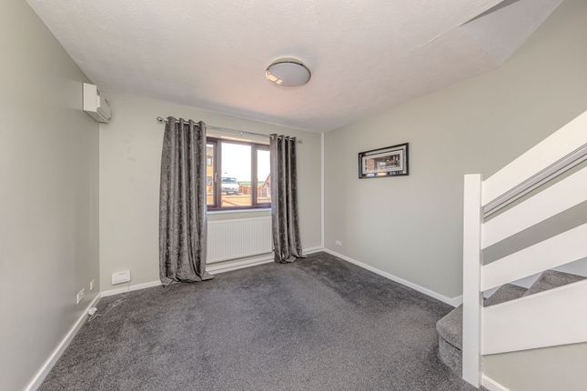 31 Sandwick Crescent, Stoke-On-Trent photo 4