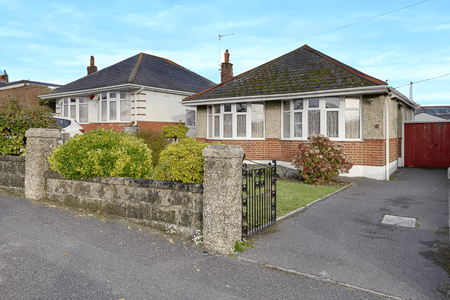 Bungalow for sale in Kingsbere Avenue, Bournemouth