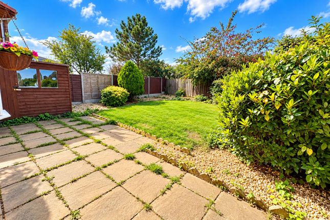48, Hawkshead Way, Peterborough photo 3