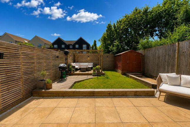43, Ryeland Way, Ashford photo 2