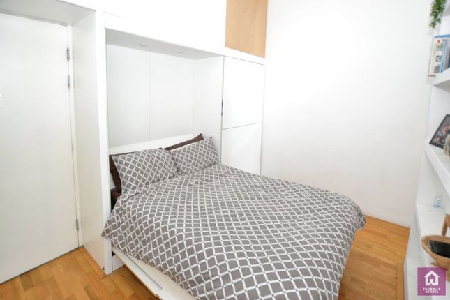 403, Abito, Salford photo 4