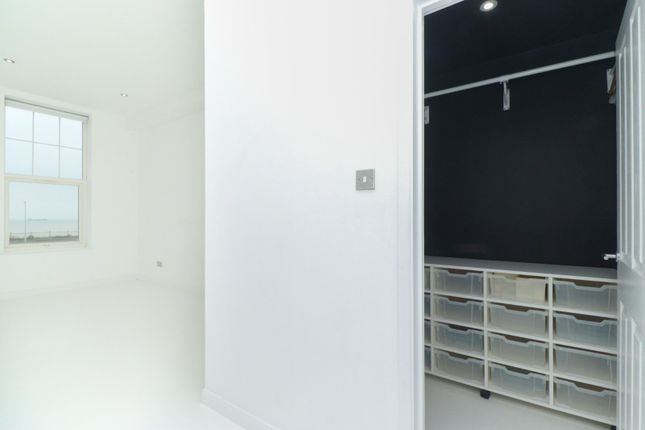 Apartment 18, Endcliffe Apartments,, First Avenue, Margate photo 5