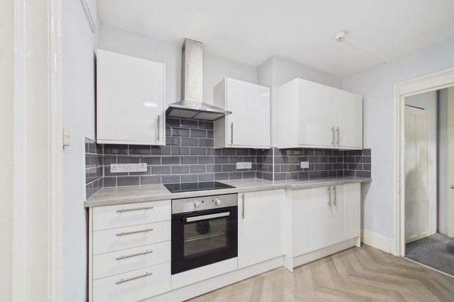 Flat 1, 88 Marina, St. Leonards-On-Sea photo 3