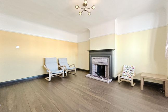 BHW37, Brockenhurst Way, London, SW16, London photo 3