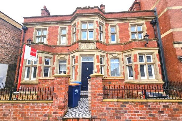 Flat to rent in Wilmslow Road, Manchester