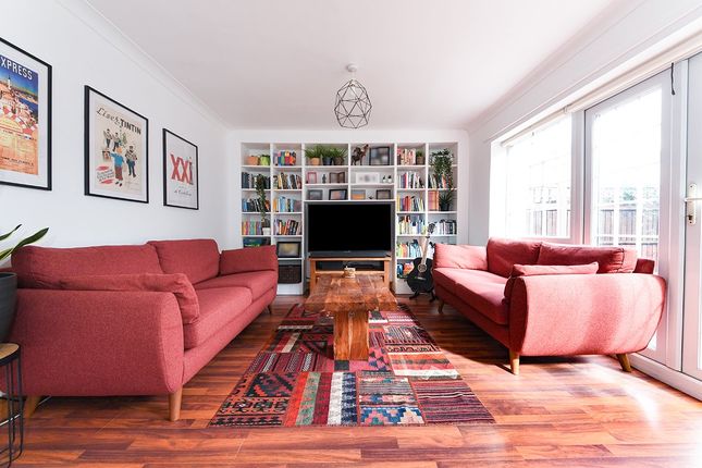 Thumbnail Terraced house for sale in Forest Street, London