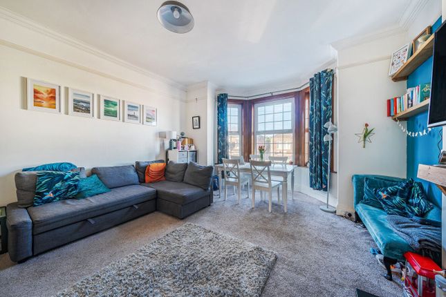 Flat 4, 3, Alma Road, Hampshire photo 4