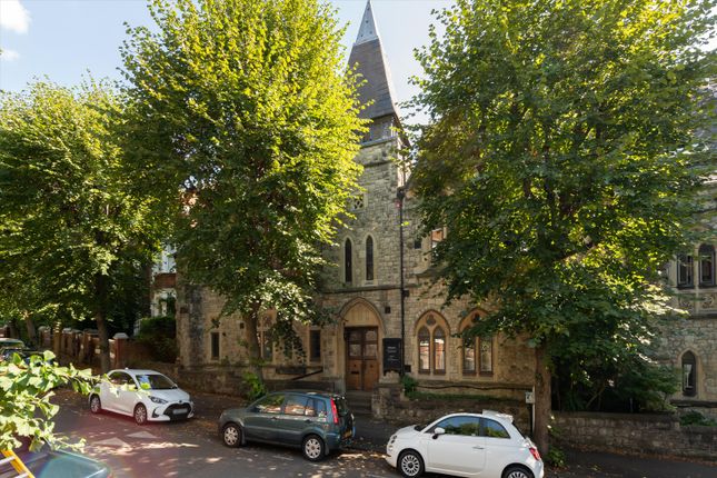 Flat for sale in Cloisters Court, Cromwell Avenue, London