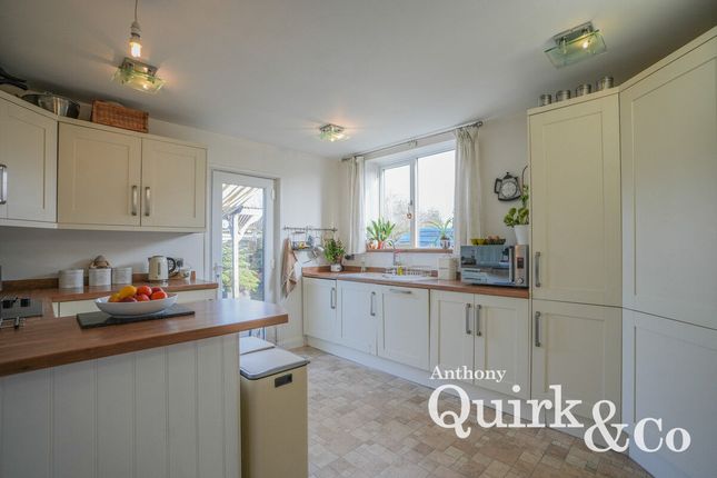 276, Long Road, Canvey Island photo 3