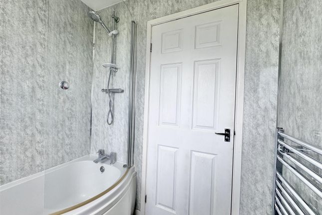 15, Sutcliffe Court, Darlington photo 5