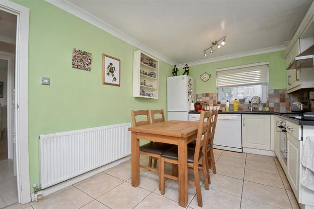 3, Meeting Lane, Corby photo 4