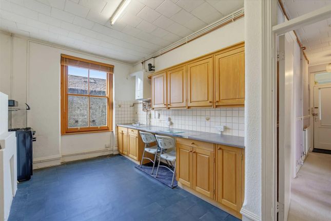 Flat 3, Deepdene Mansions, Rostrevor Road, London photo 4