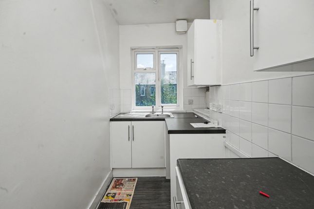 8B Cressingham Road, London photo 5