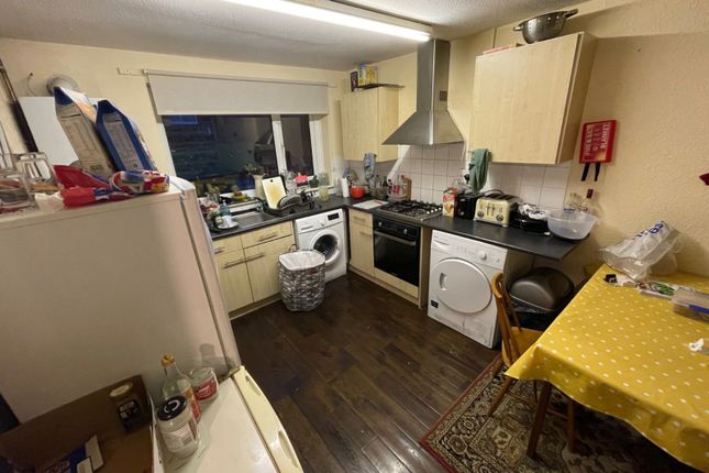 St. Johns Close, Leeds photo 3